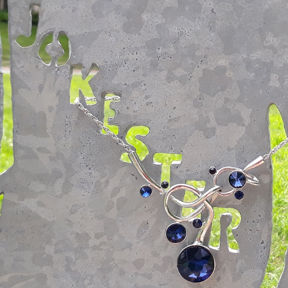 Abstract Metal Necklace - Picture 3 of 7